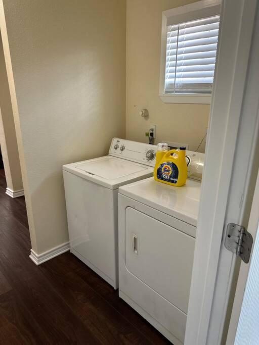 Walk To The Alamodome! Sleeps 6, Pet Friendly Apartamento San Antonio Exterior foto