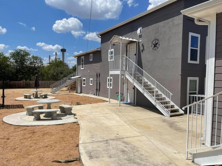 Walk To The Alamodome! Sleeps 6, Pet Friendly Apartamento San Antonio Exterior foto