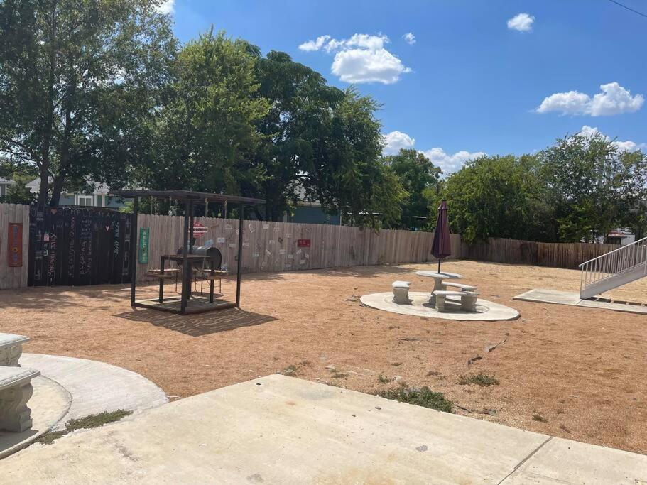 Walk To The Alamodome! Sleeps 6, Pet Friendly Apartamento San Antonio Exterior foto