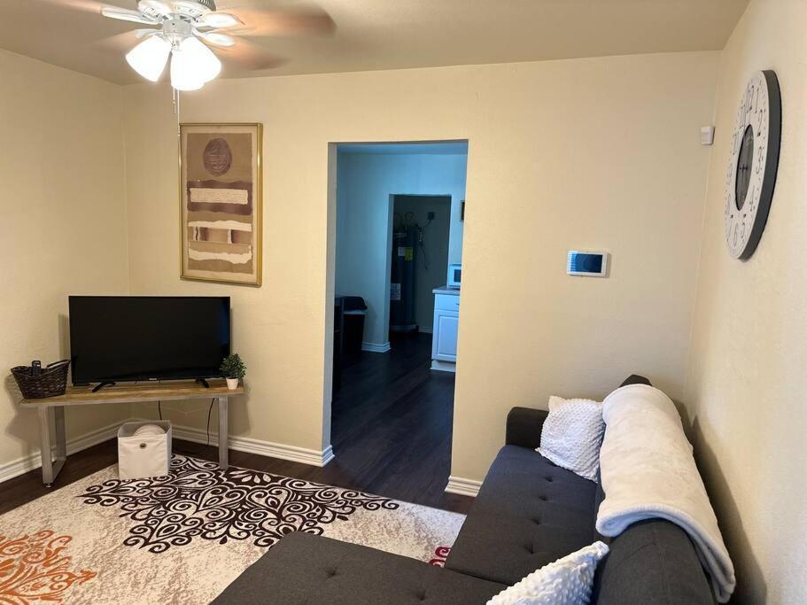 Walk To The Alamodome! Sleeps 6, Pet Friendly Apartamento San Antonio Exterior foto