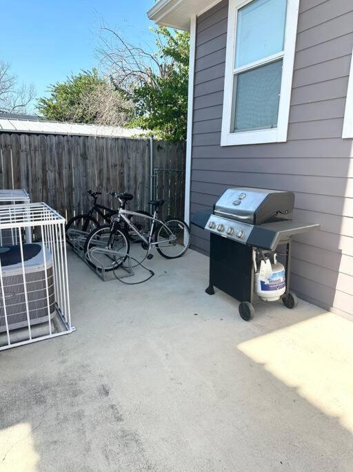 Walk To The Alamodome! Sleeps 6, Pet Friendly Apartamento San Antonio Exterior foto