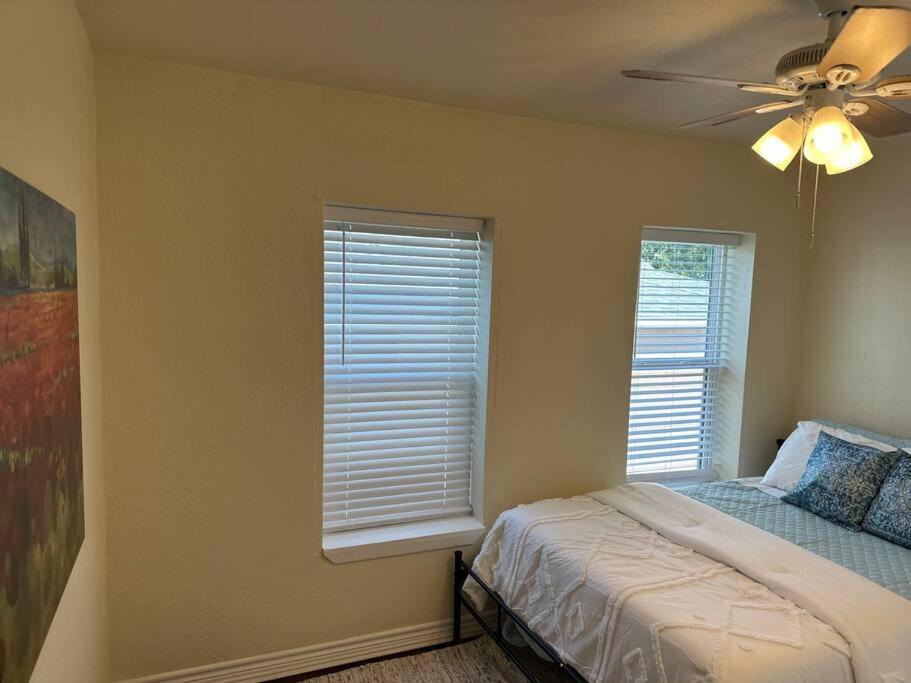 Walk To The Alamodome! Sleeps 6, Pet Friendly Apartamento San Antonio Exterior foto